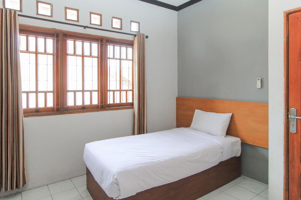 Santo Guest House Tropodo Brebek Exteriér fotografie