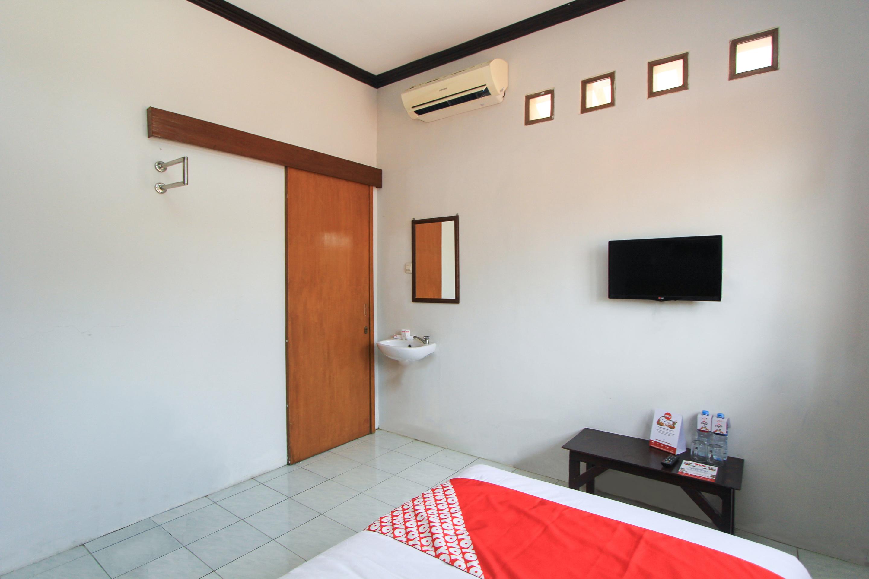 Santo Guest House Tropodo Brebek Exteriér fotografie