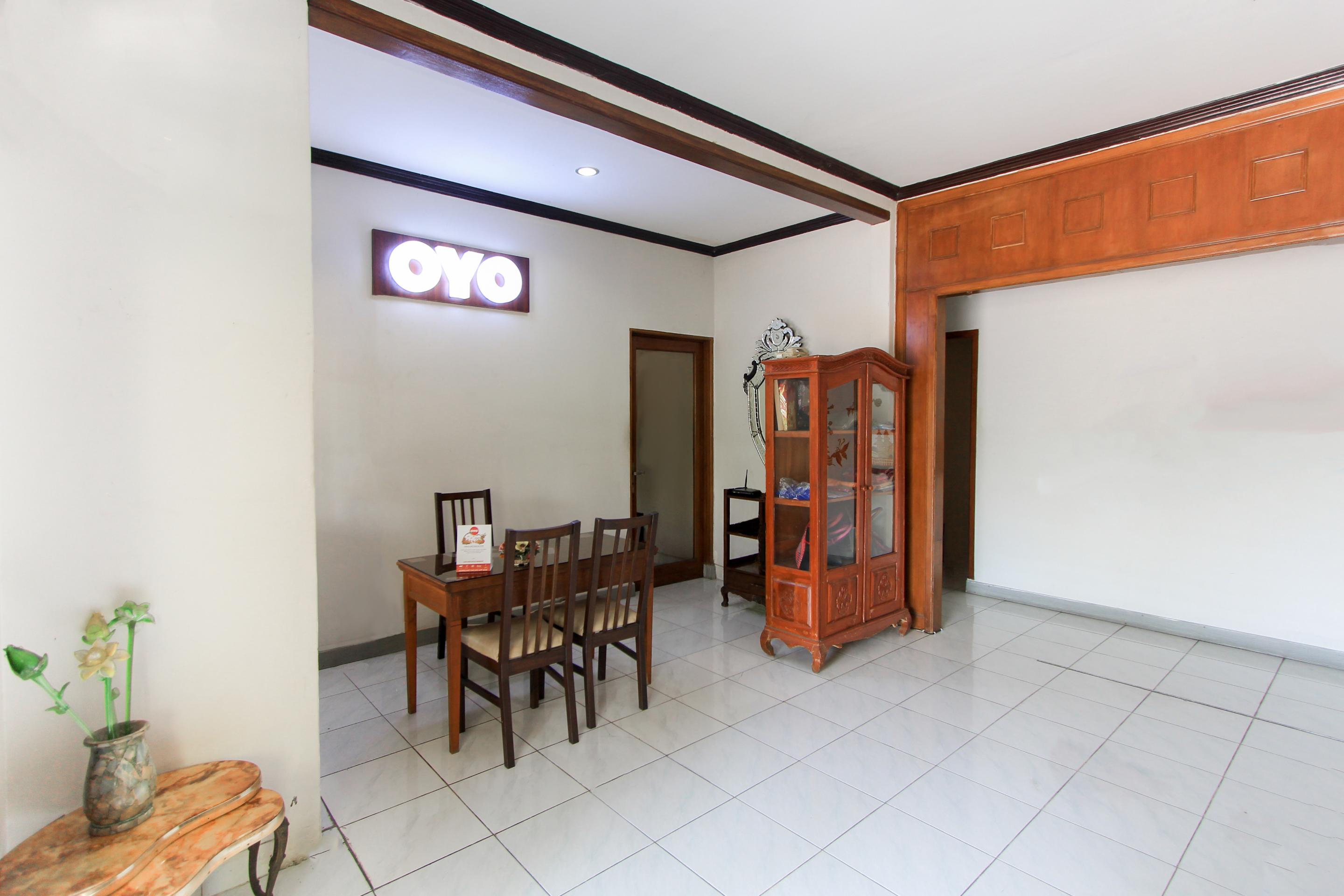 Santo Guest House Tropodo Brebek Exteriér fotografie