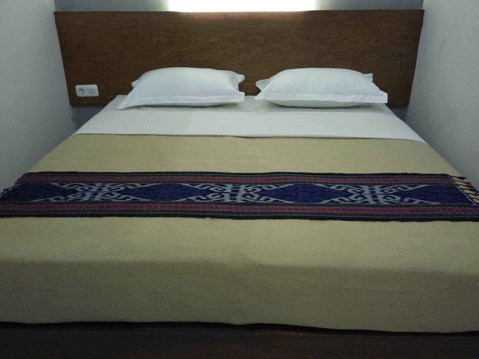 Santo Guest House Tropodo Brebek Exteriér fotografie