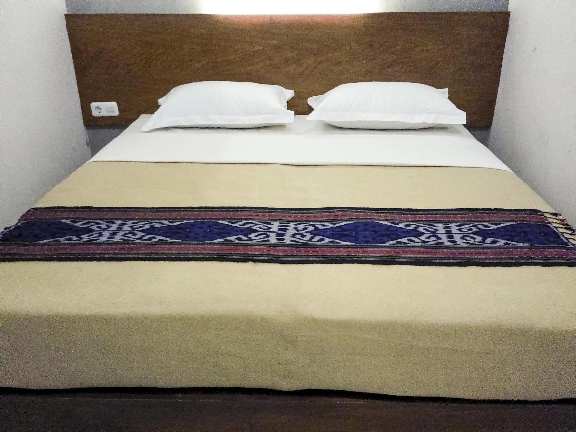 Santo Guest House Tropodo Brebek Exteriér fotografie